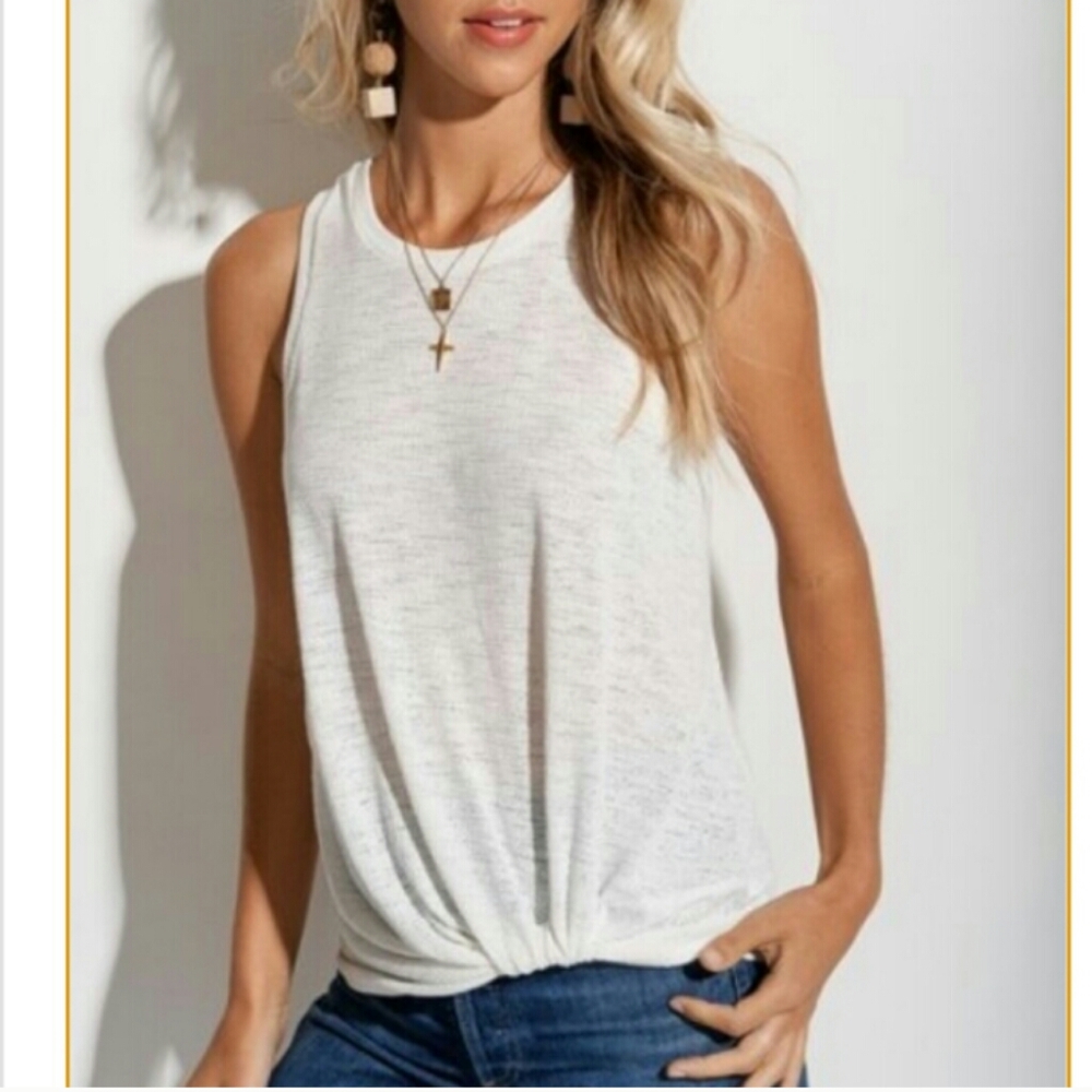 La Miel Knit Sleeveless Crew Neck Twist Hem Top - Picture 2 of 3